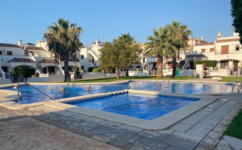 Apartment Spacious 2-bedroom *
