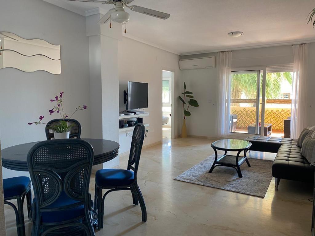 Apartment Spacious 2-bedroom *